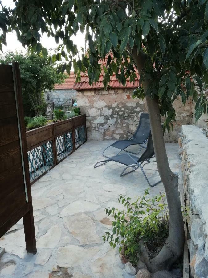 Krka Waterfalls Stonehouse Roko 로조박 외부 사진