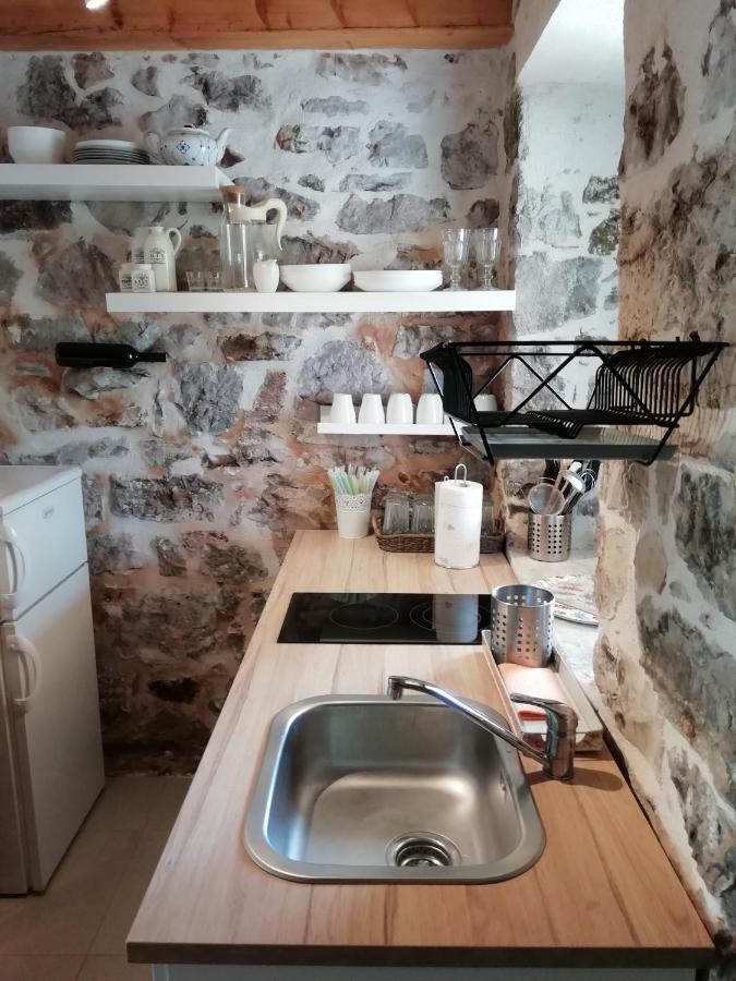 Krka Waterfalls Stonehouse Roko 로조박 외부 사진